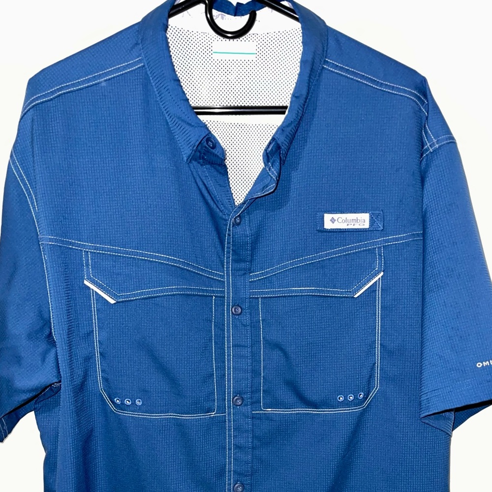 XL NEW w/o tags Columbia PFG short-sleeved button-up short.